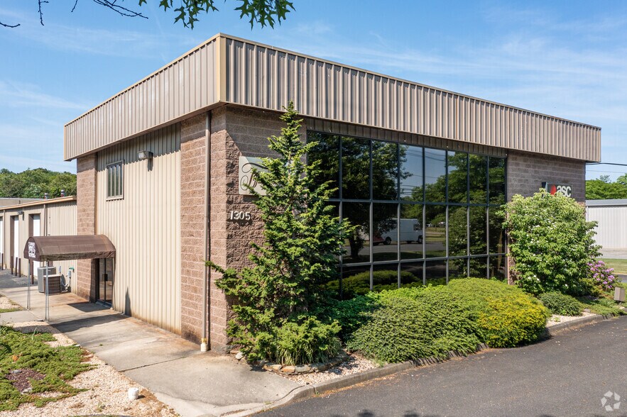 More Photos Of 1305 Industrial Hwy, Cinnaminson Warehouse For Lease