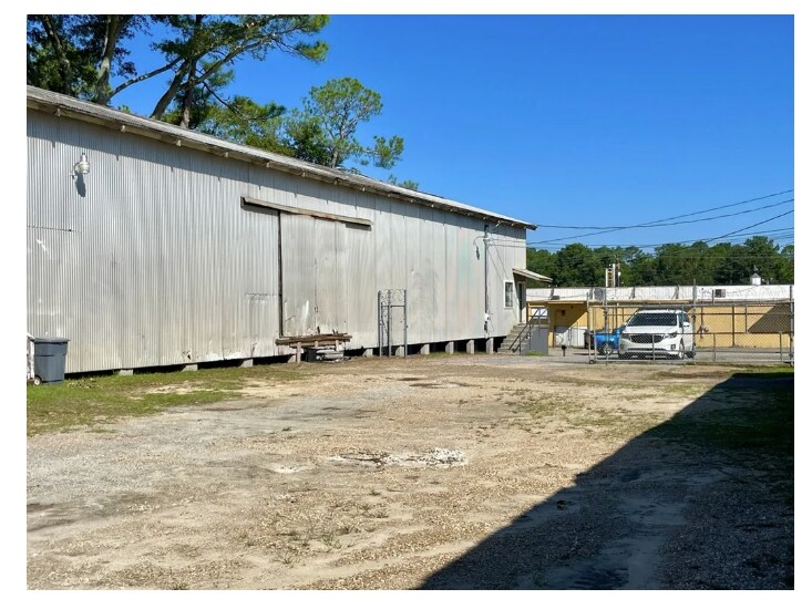 More Photos Of 1005 Sioux St, Dothan Warehouse For Sale