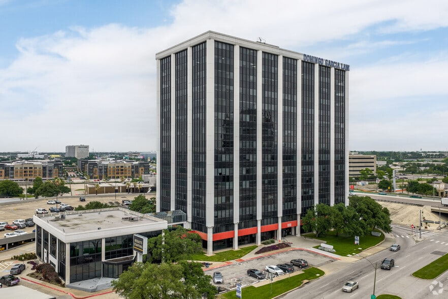 Primary Photo Of 1111 W Mockingbird Ln, Dallas Office For Lease
