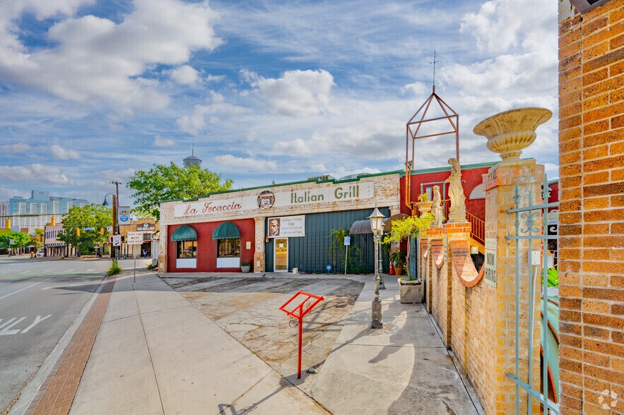 More Photos Of 800 S Alamo St, San Antonio Restaurant For Lease