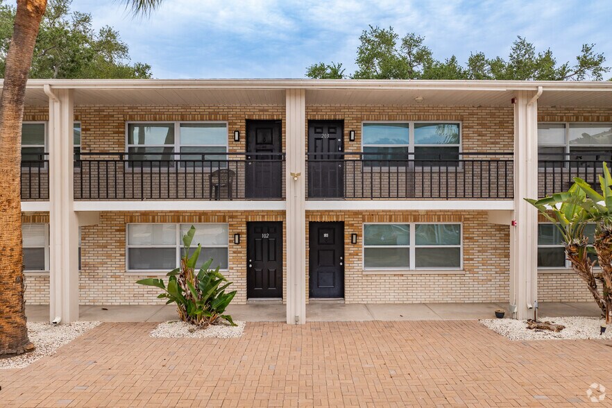 More Photos Of 600 Wildwood Way, Clearwater Apartments For Sale