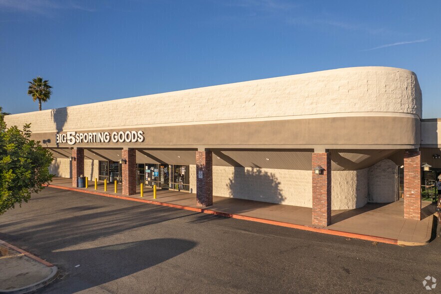 Primary Photo Of 24320 Swartz Dr, Lake Forest General Retail For Lease