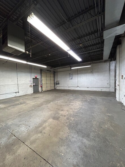 More Photos Of 296 E Route 46, Elmwood Park Auto Repair For Lease