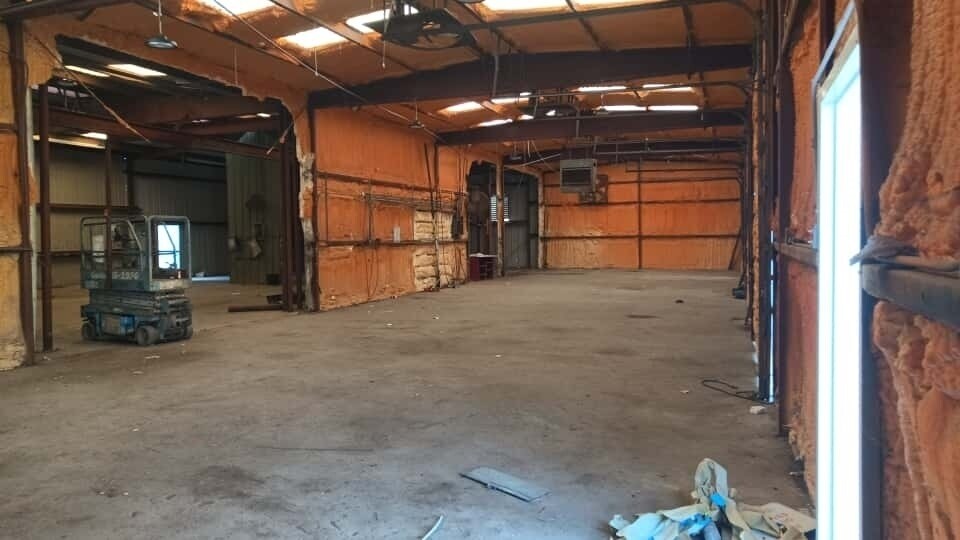 More Photos Of 100 N Richey St, Pasadena Warehouse For Lease