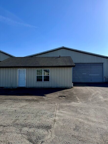 More Photos Of 9493 Porter Rd SE, Aumsville Manufacturing For Lease
