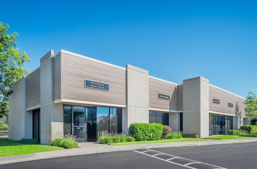 More Photos Of 23322 Madero, Mission Viejo Unknown For Lease