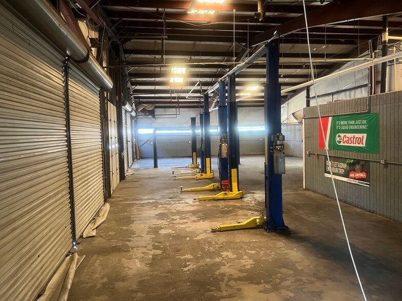 More Photos Of 4403 S Main St, Acworth Freestanding For Sale