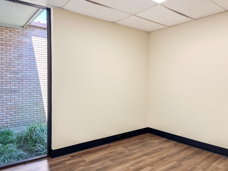 More Photos Of 8211 Goodwood Blvd, Baton Rouge Office For Lease