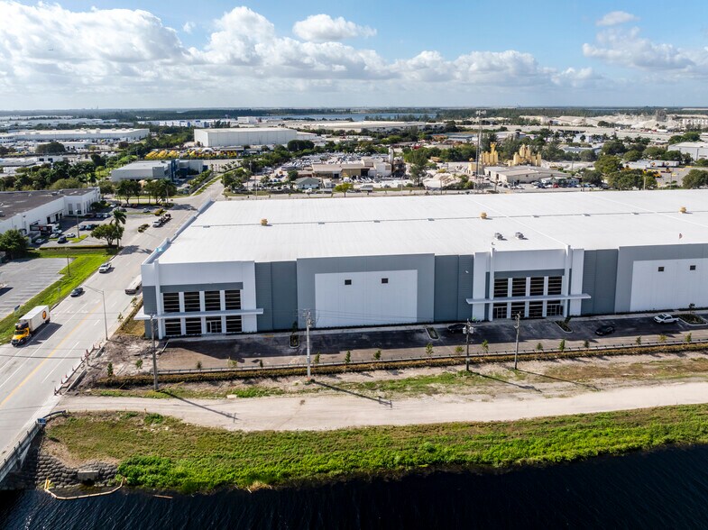 More Photos Of 10900 NW 128th Street, Medley Warehouse For Lease