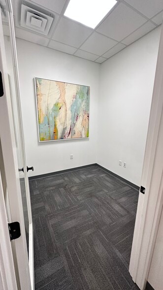 More Photos Of 4011 Charlotte Ave, Nashville Storefront For Lease