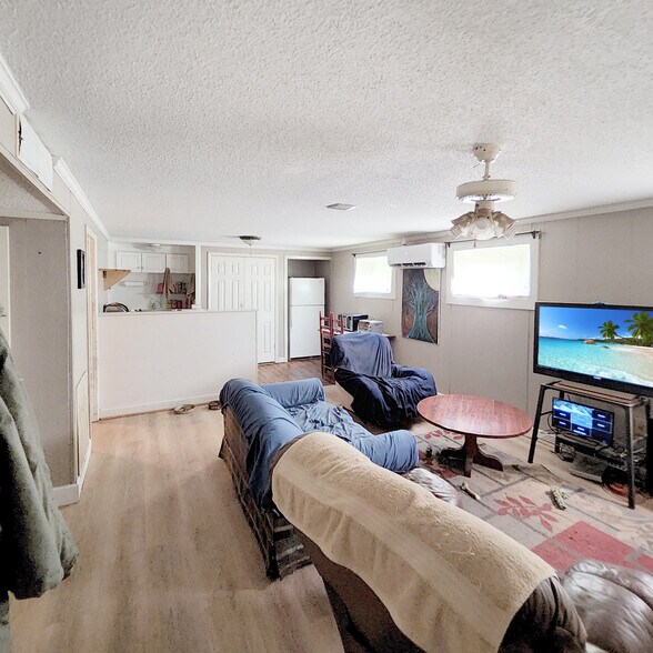 More Photos Of 1201 Crescent St, Summerton Apartments For Sale