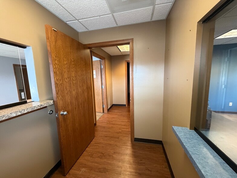 More Photos Of 47 Alice Dr, Akron Office For Lease