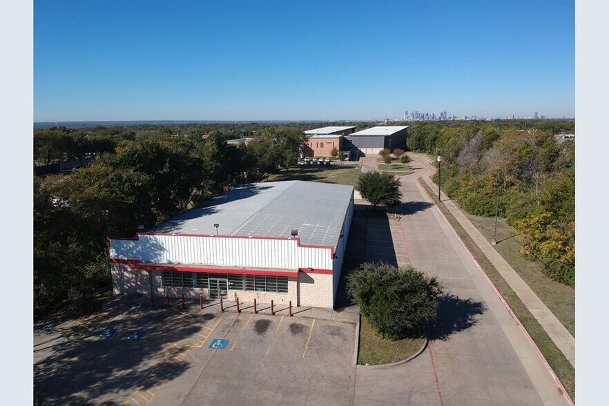 More Photos Of 3921 S Buckner Blvd, Dallas Freestanding For Lease