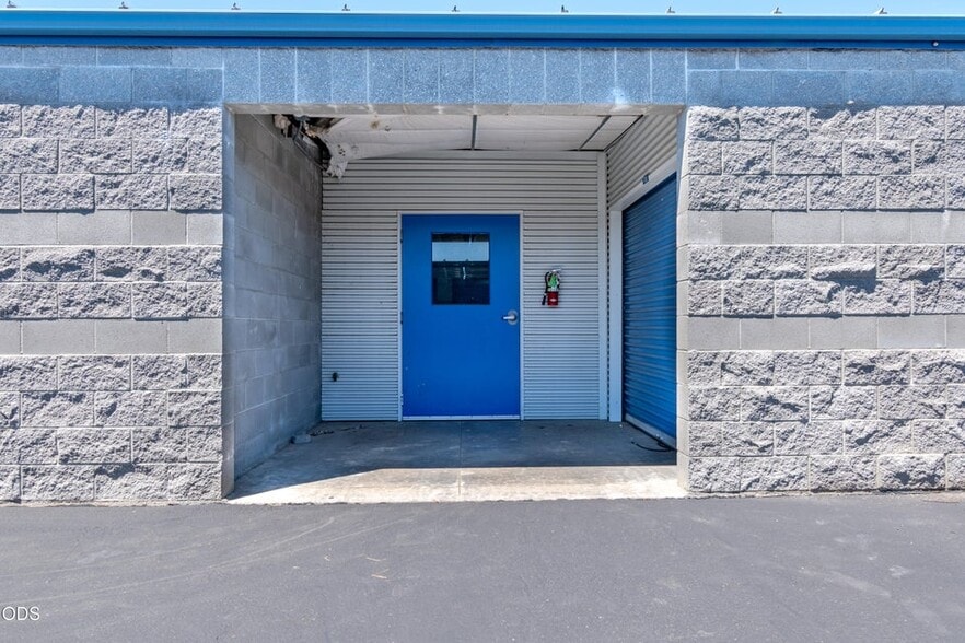 More Photos Of 1060 Dillon Way, Central Point Self Storage For Sale