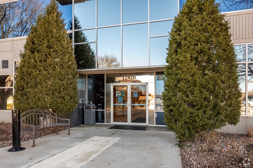 More Photos Of 12980 Metcalf Ave, Overland Park Unknown For Lease