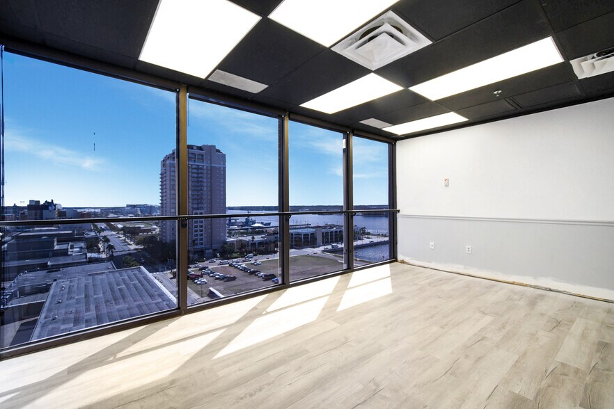 More Photos Of 233 E Bay St, Jacksonville Office For Lease