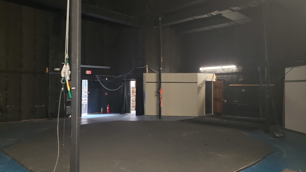 More Photos Of 51-55 Lake St, Nashua Light Manufacturing For Sale