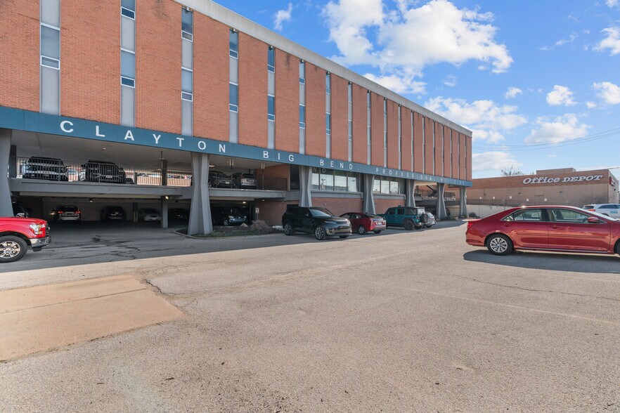 More Photos Of 6744 Clayton Rd, Richmond Heights Medical For Sale