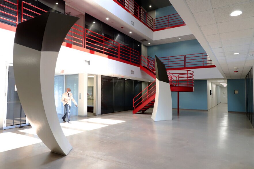 More Photos Of 10039 Bissonnet St, Houston Office For Lease