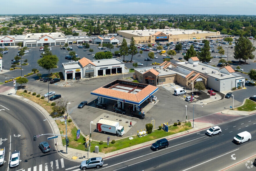 More Photos Of 1645 Countryside Dr, Turlock Unknown For Lease