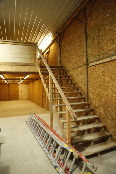 More Photos Of 93 Bierer Lane, Morgantown Industrial For Lease