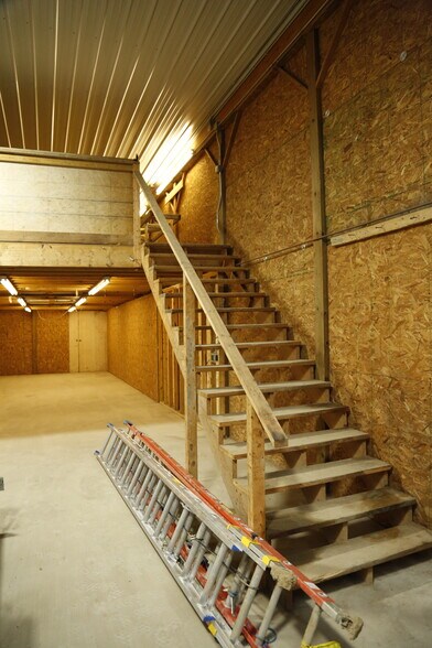 More Photos Of 93 Bierer Lane, Morgantown Industrial For Lease