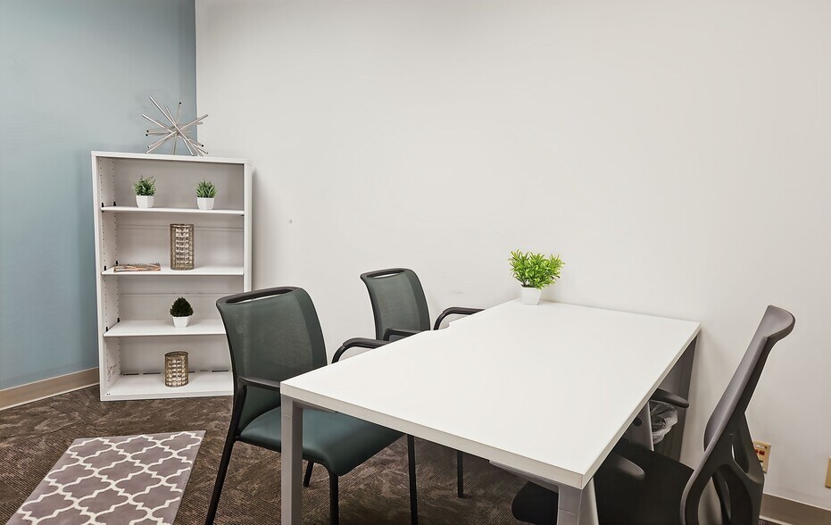 More Photos Of 9465 Counselors Row, Indianapolis Coworking Space