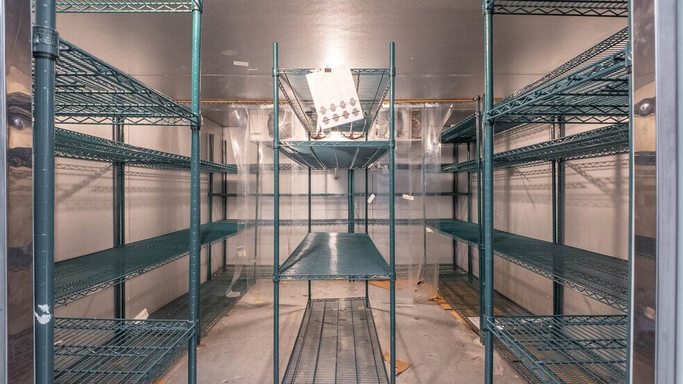 More Photos Of 746 US-63 Hwy, Mammoth Spring General Retail For Sale