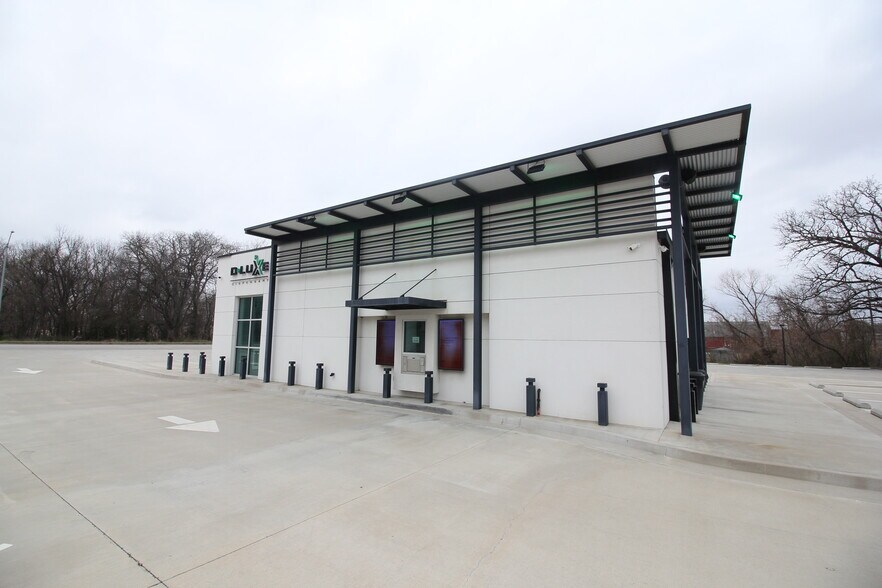 More Photos Of 927 S Main St, Sapulpa Specialty For Sale