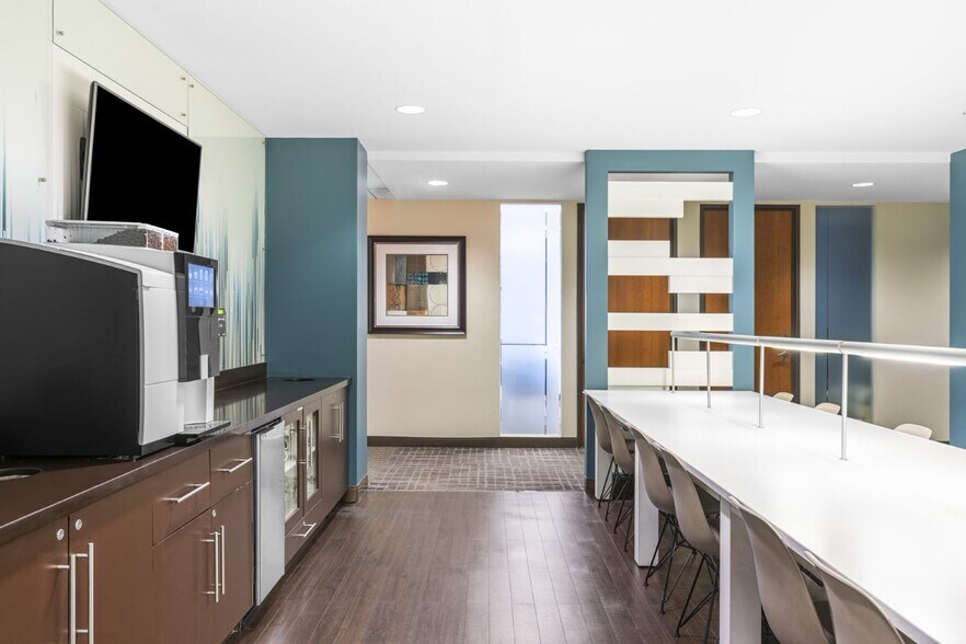 More Photos Of 477 Madison Ave, New York Coworking Space