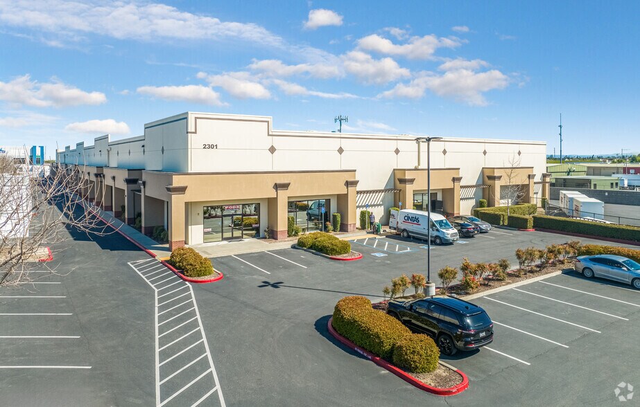 Primary Photo Of 2301 W Louise Ave, Manteca Distribution For Lease