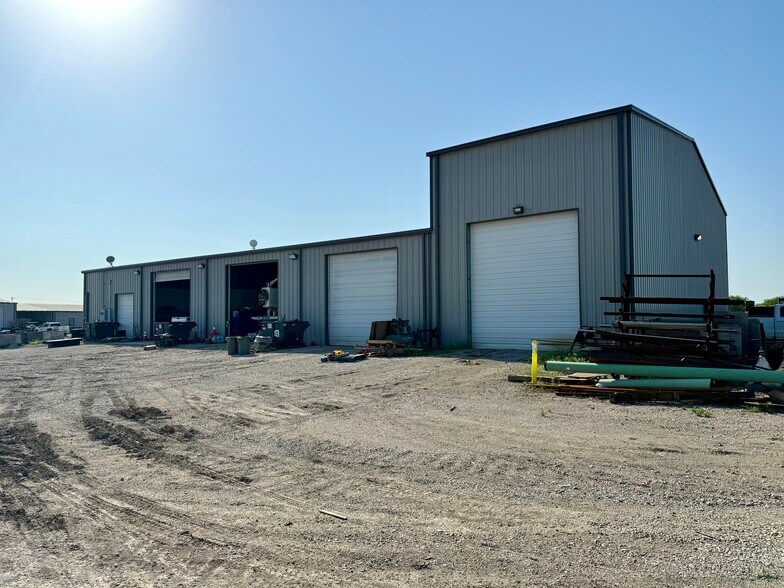 More Photos Of 5901 FM 920, Weatherford Warehouse For Sale