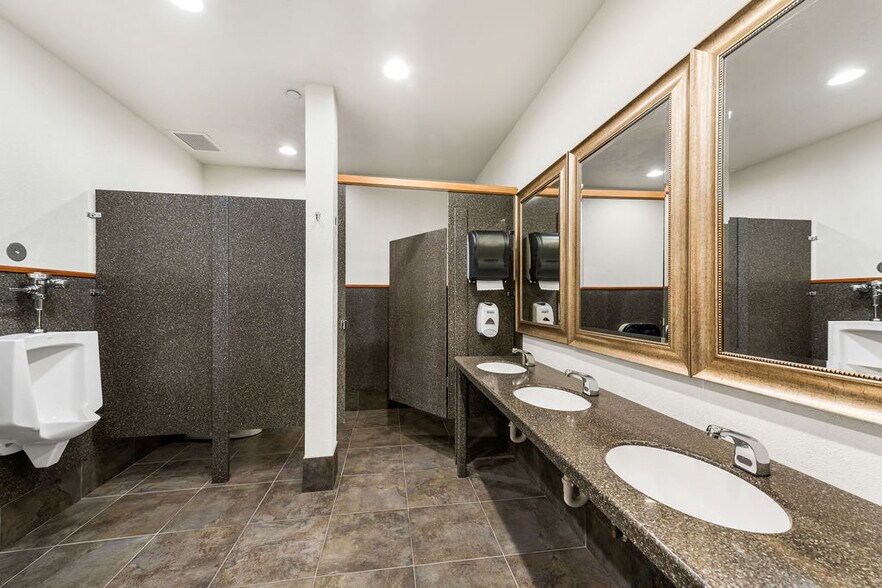 More Photos Of 102 S Euclid Ave, Sandpoint Medical For Lease