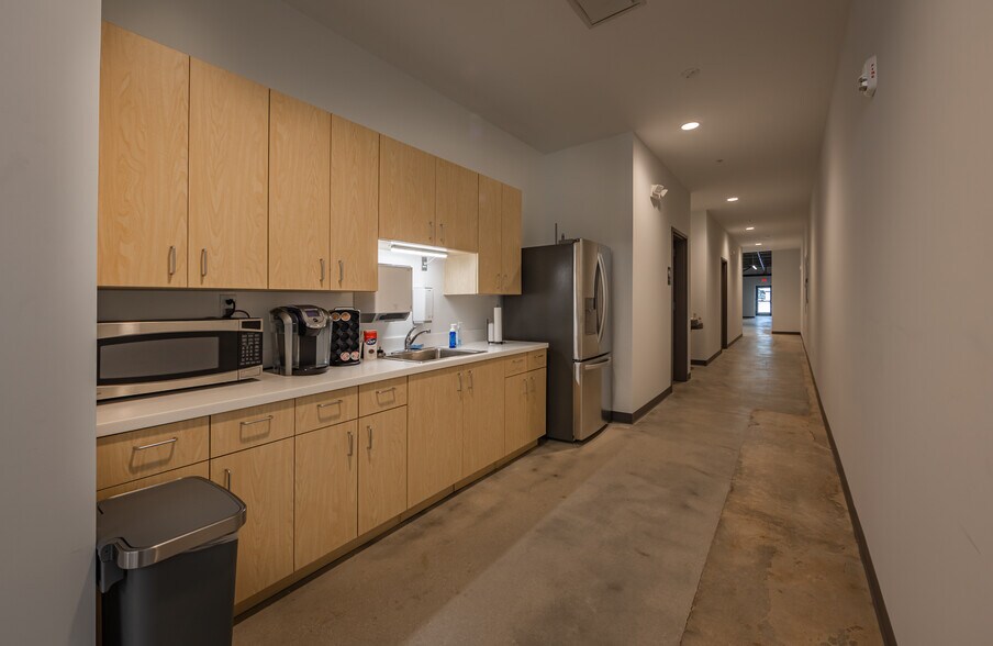 More Photos Of 3512 Wilkinson Blvd, Charlotte Storefront Retail Office For Lease
