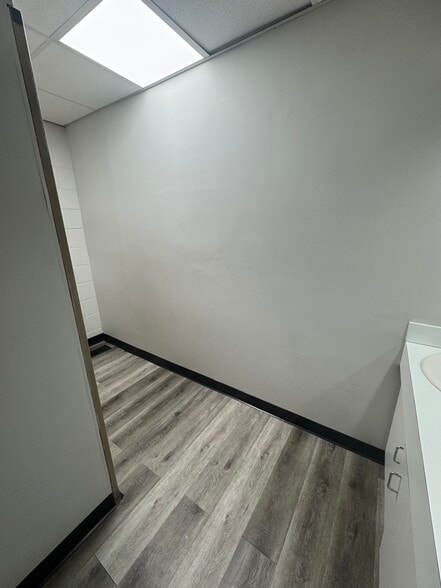 More Photos Of 7056 Corporate Way, Dayton Office For Lease