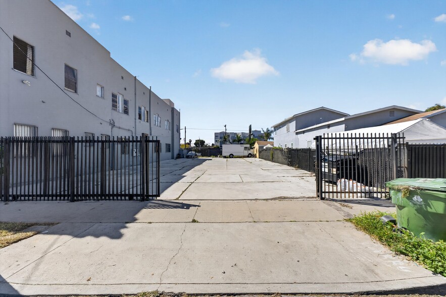 More Photos Of 7101 Menlo Ave, Los Angeles Religious Facility For Sale