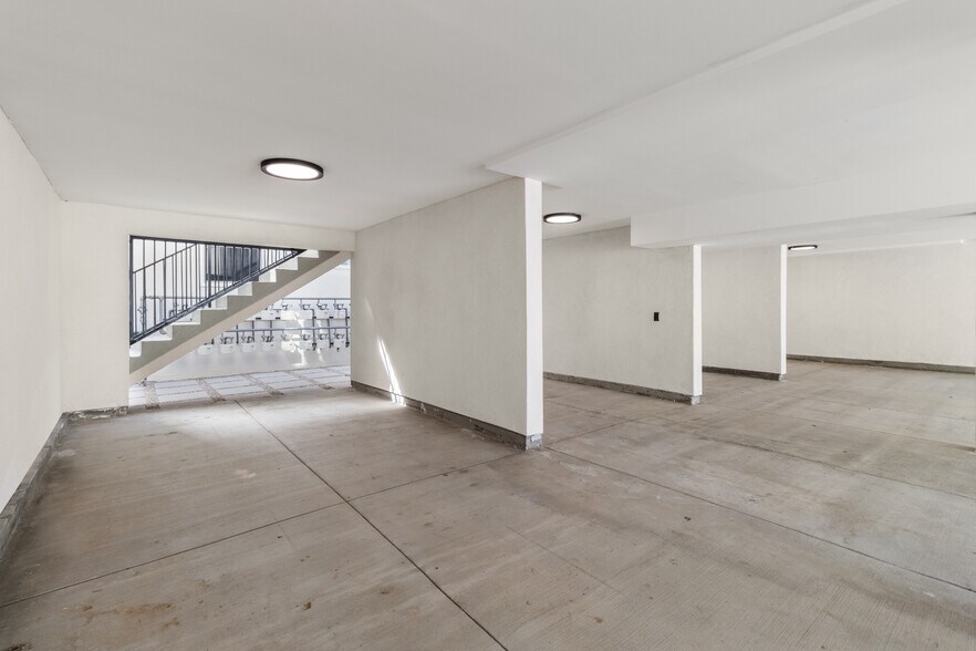 More Photos Of 1827 E 4th St, Long Beach Apartments For Sale