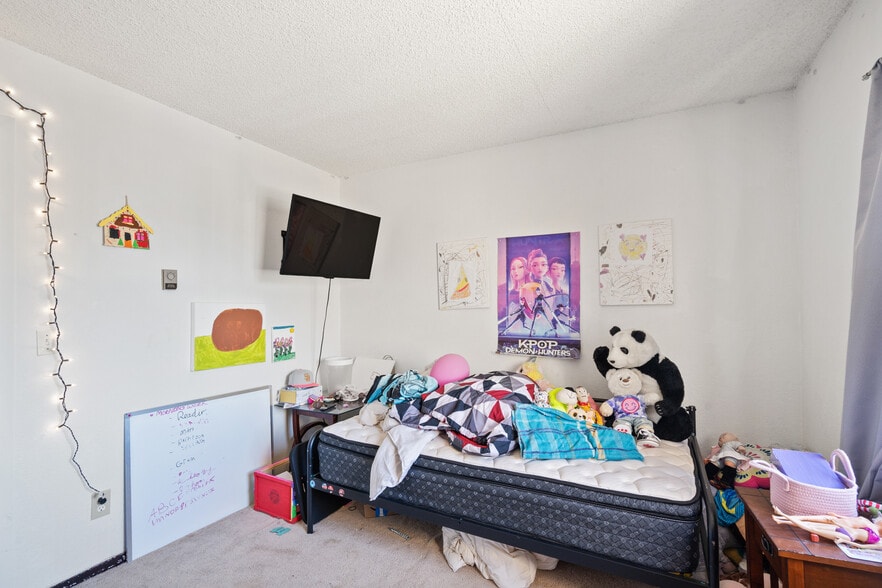 More Photos Of 935 Hathaway Dr, Colorado Springs Apartments For Sale