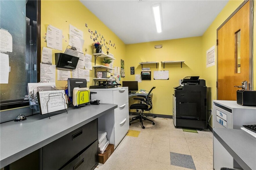 More Photos Of 3500 Kabel Dr, New Orleans Medical For Sale