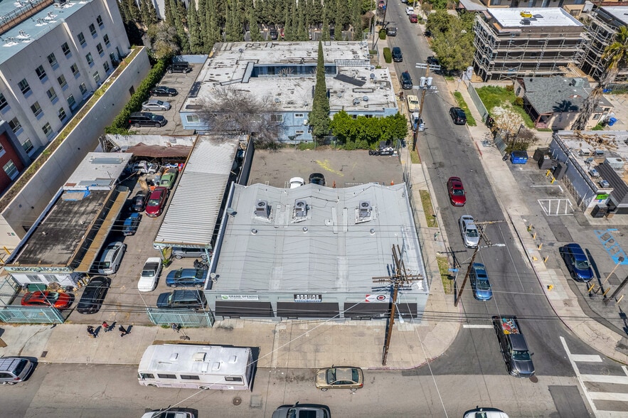 More Photos Of 11119-11123 Burbank Blvd, North Hollywood Storefront Retail Office For Lease