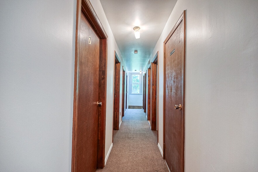 More Photos Of 936 Broadway, Pitcairn Restaurant For Sale