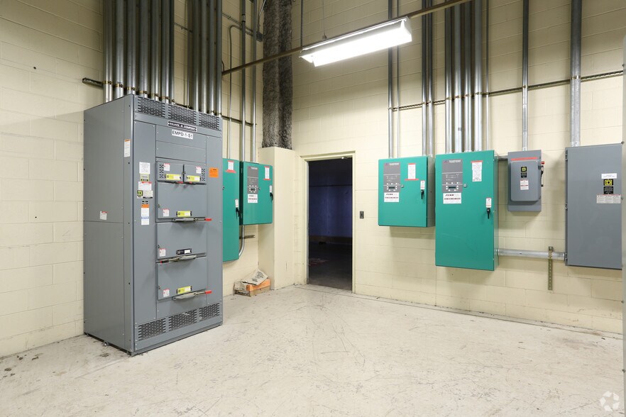 More Photos Of 2600 Manitou Rd, Rochester Research And Development For Sale