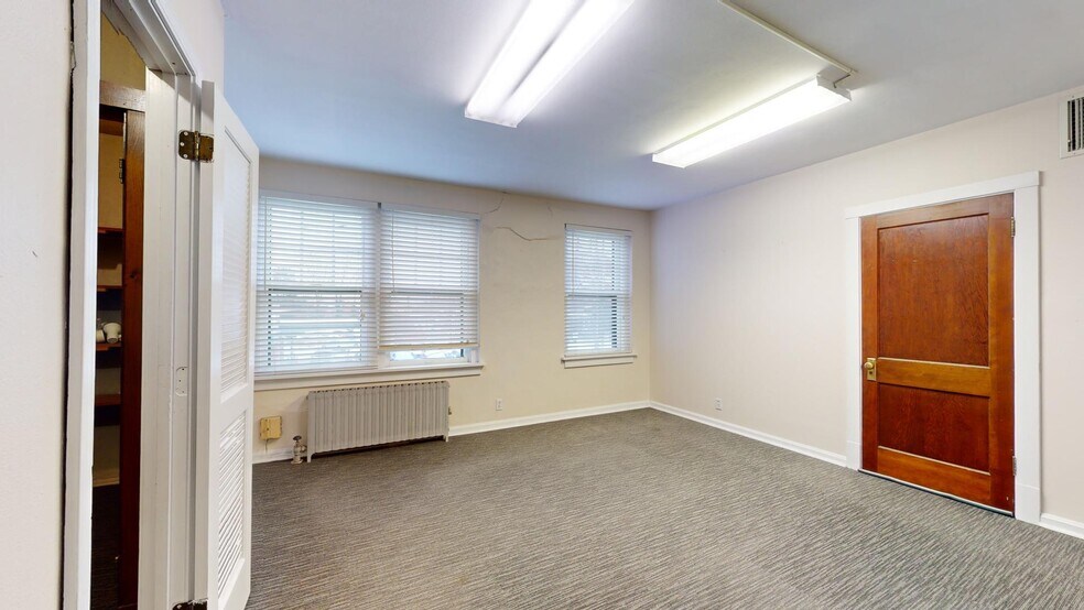 More Photos Of 7905 Big Bend Blvd, Webster Groves Office For Lease