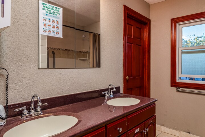 More Photos Of 1024 Mt View Blvd, Walnut Creek Assisted Living For Sale