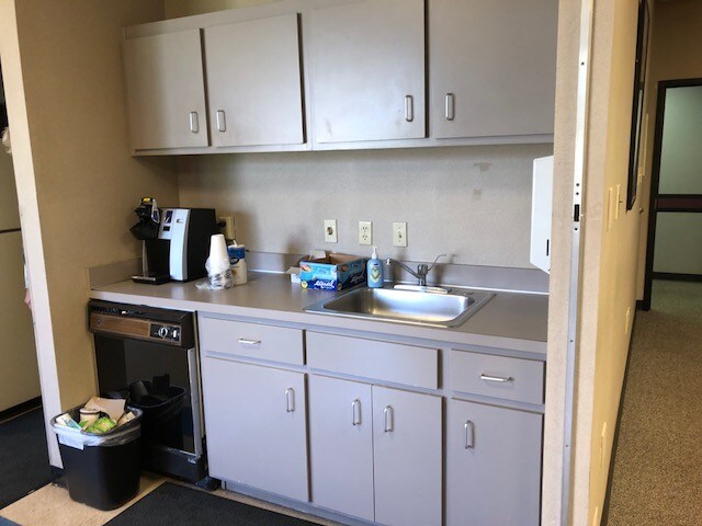 More Photos Of 3040 Industry Dr, Lancaster Flex For Sale