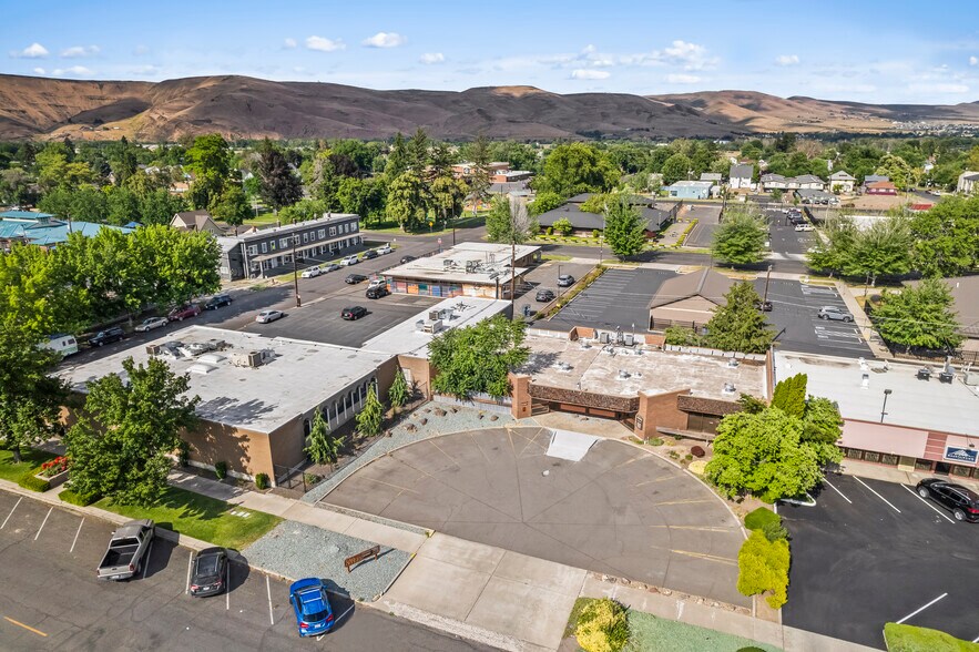 More Photos Of 411-413 N 2nd St, Yakima Office For Sale