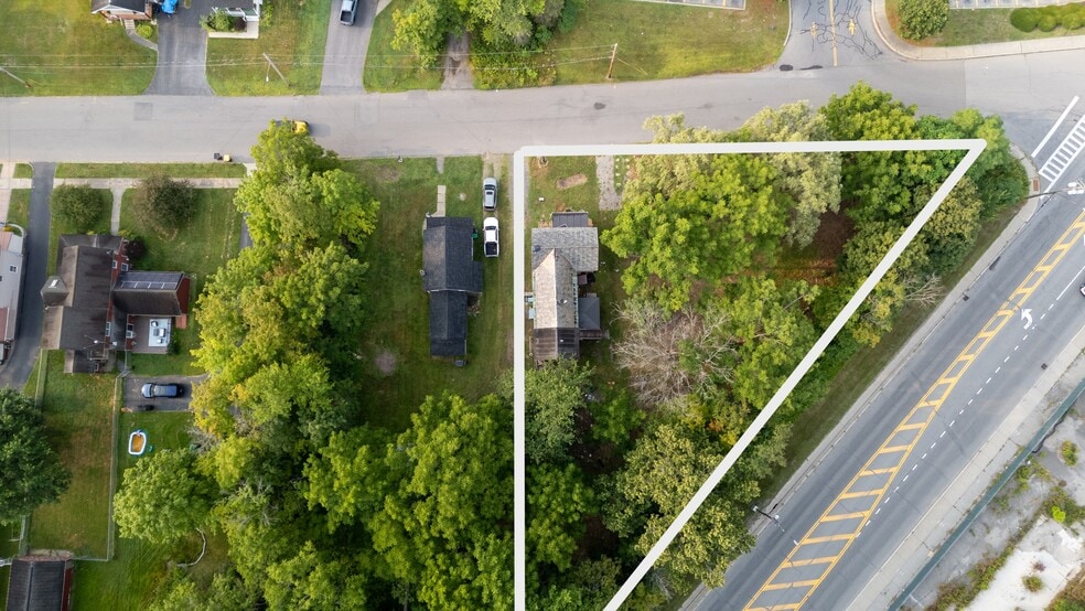 More Photos Of 35 Union St, Ballston Spa Flex For Sale