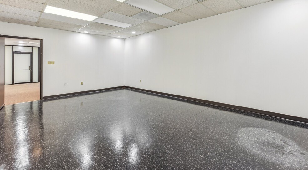 More Photos Of 1001 S Sherman St, Richardson Coworking Space