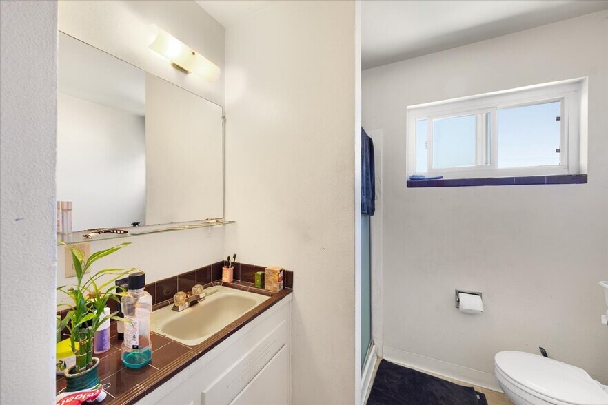 More Photos Of 236 Haas Ave, San Leandro Apartments For Sale