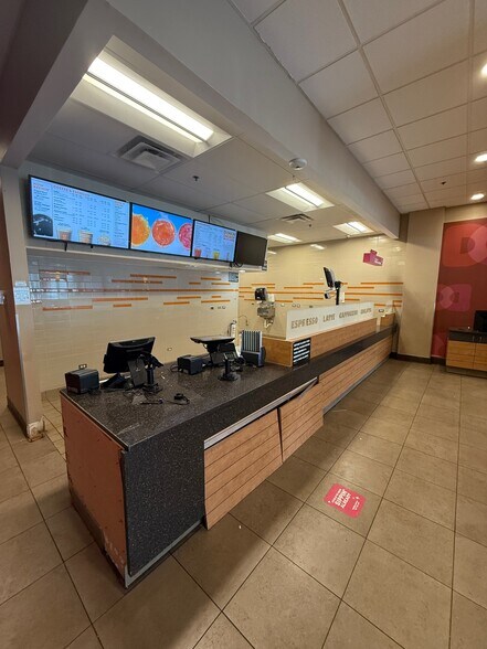 More Photos Of 530 Crescent Blvd, Glen Ellyn Freestanding For Lease